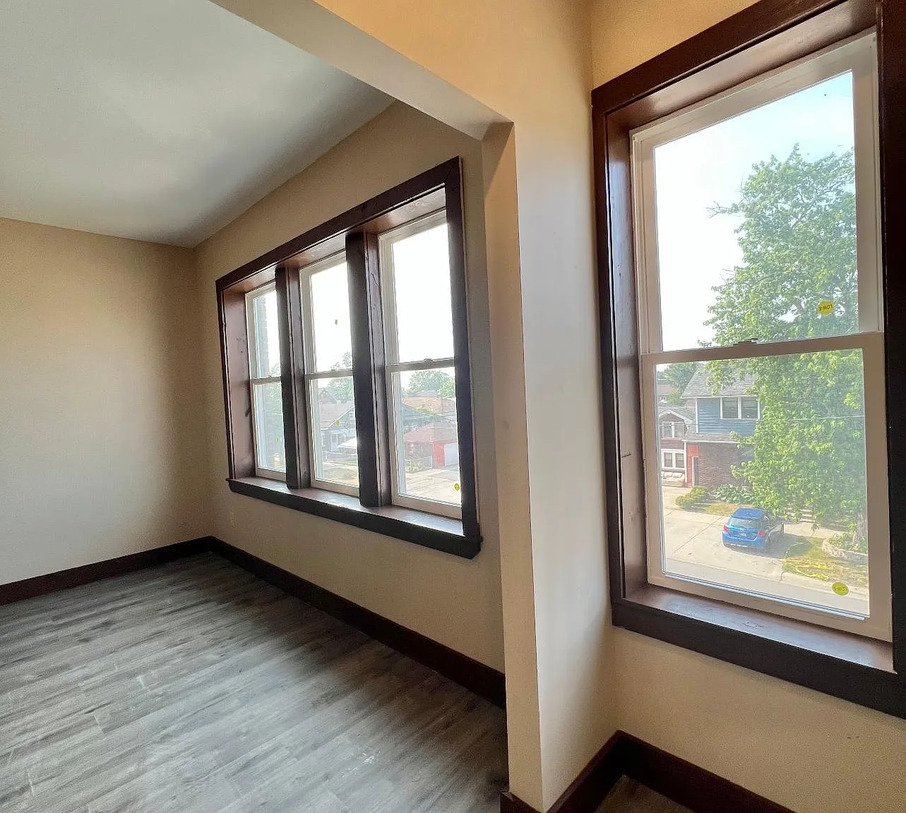2 bed, 1250 sqft, $895 — Photo 2