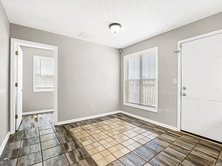 690 Burnham Rdg — Photo 6