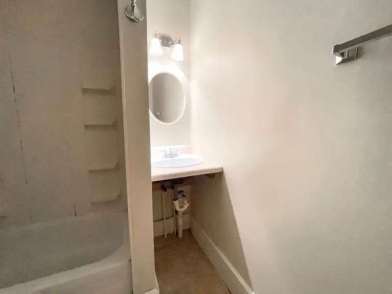 215 S Talley Ave — Photo 24