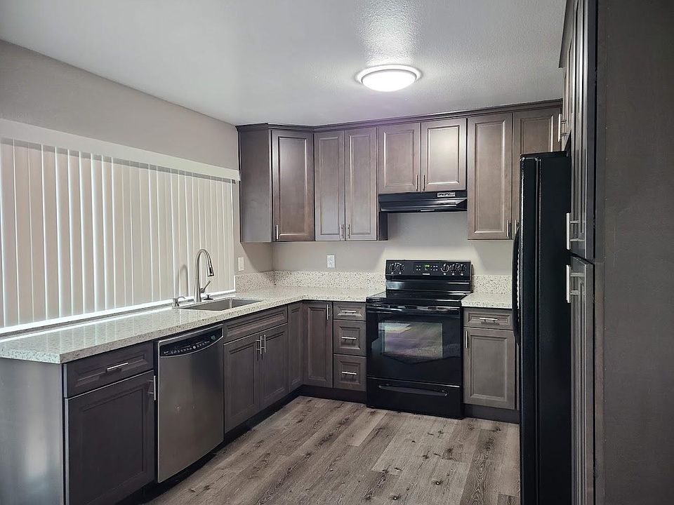 1st image of 3086 Vesuvia Way
