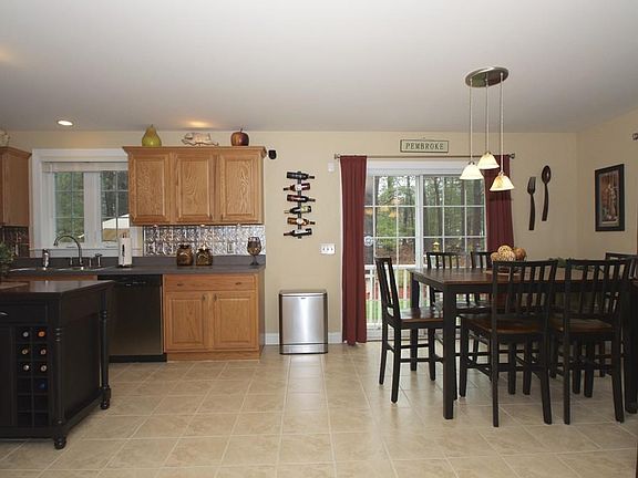 5th image of 204 Center St APT 5