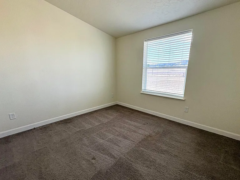 1415 Van Diest Rd — Photo 22