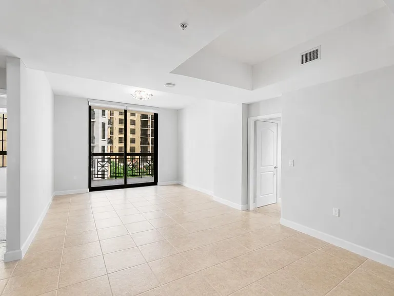 801 S Olive Ave #914 — Photo 2