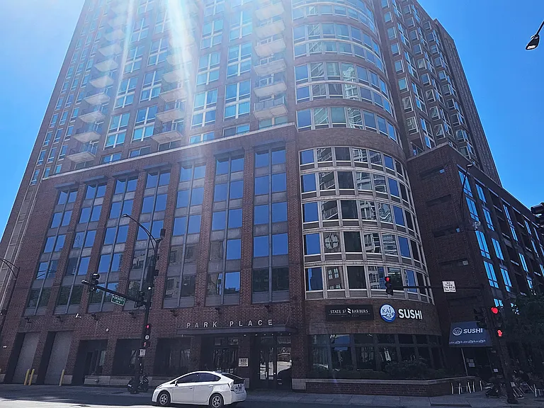 600 N Kingsbury St #1404 — Photo 11