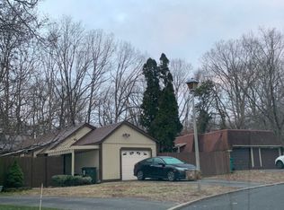 25 Blue Jay Ct, Howell, NJ 07731