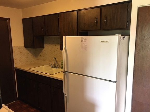 3rd image of 394 Cornell Ave APT 2B