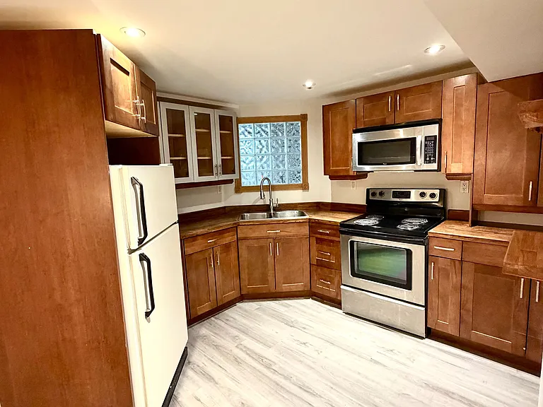 73 Boothbay Cres #LOWERFL — Photo 5