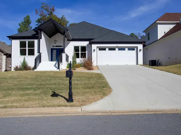 8116 Kanis Pines Dr, Little Rock, AR 72204