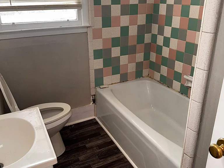 1108 N Washington St — Photo 8