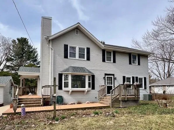 1303 North Breezeland ROAD, Oconomowoc, WI 53066