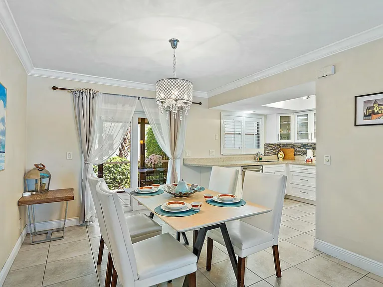 3036 Park Ave — Photo 6