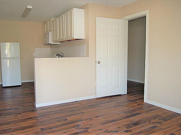3rd image of 5105 Sherman St APT 7