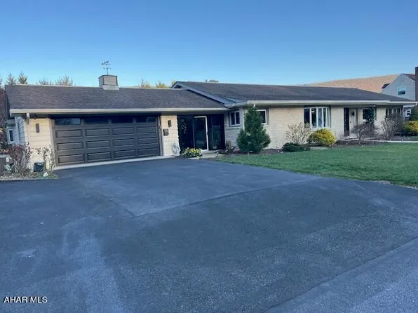 605 Hammer St, Bedford, PA 15522