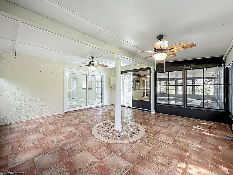 1843 Shadyhill Ter — Photo 37