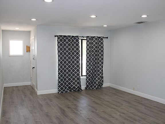 2nd image of 1812 Jamestown Dr