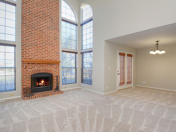 4th image of 42 Delaware Ct #42