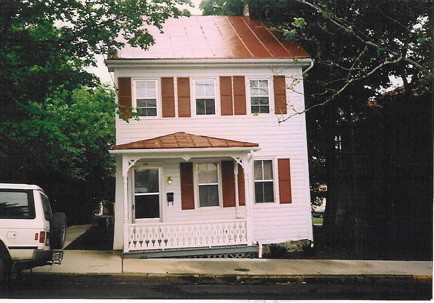 2nd image of 209 Boscawen St