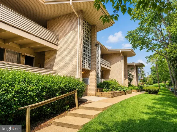 142 Birch St APT C5, Falls Church, VA 22046