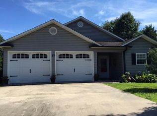 17 Lance Ln, Blue Ridge, GA 30513