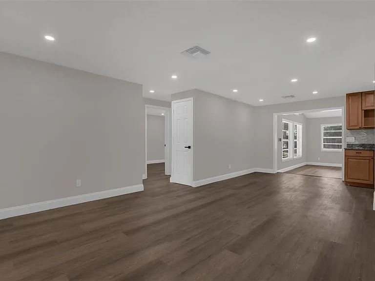 518 Lavon Dr — Photo 15