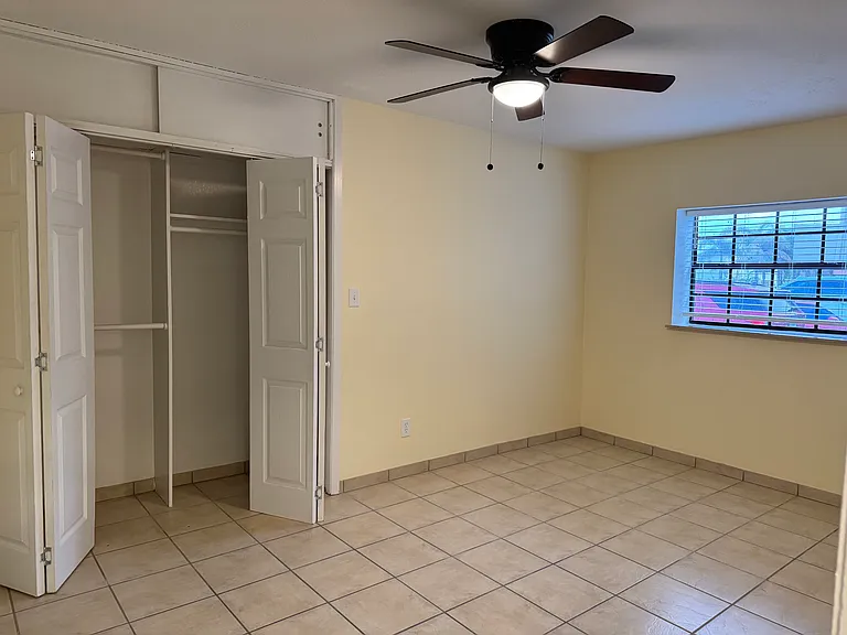 542 W Polk St #9 — Photo 7