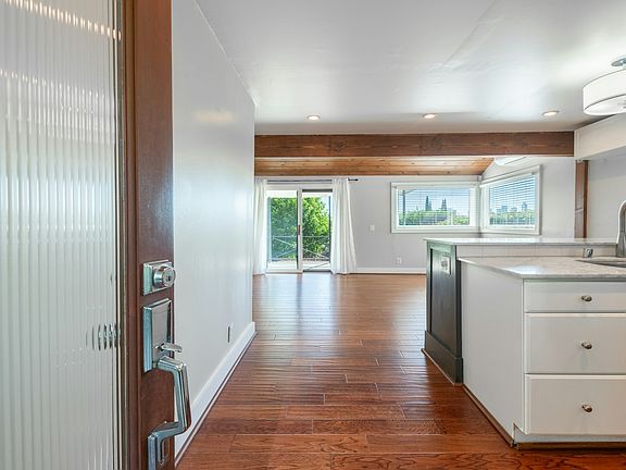 3rd image of 636 Tularosa Dr