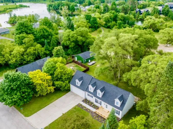204 E Forrest Home Ave, Bellaire, MI 49615