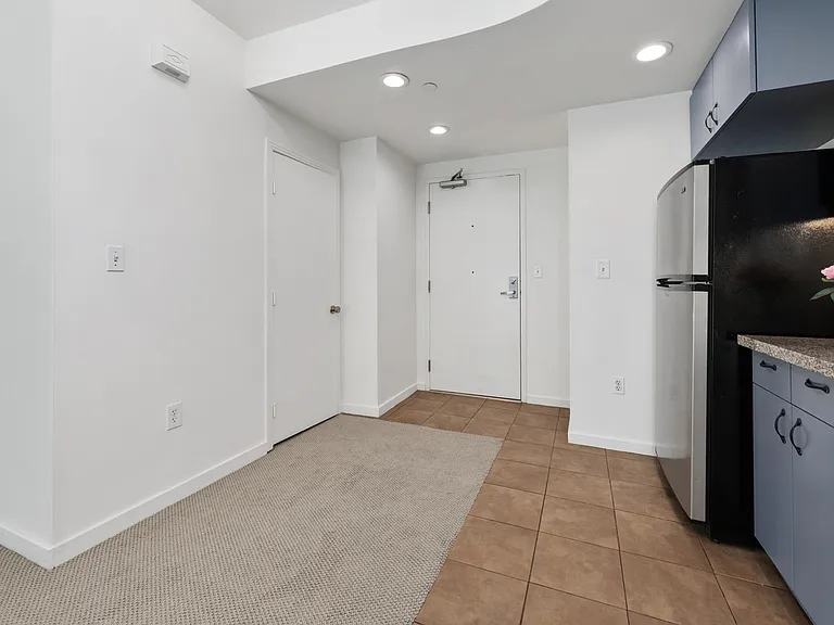 550 15th St #401 — Photo 13