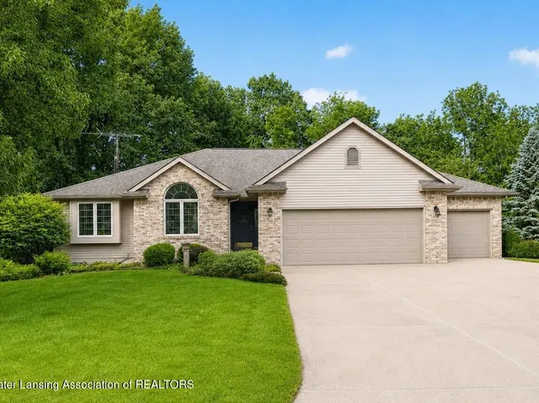 219 Wedgewood Dr, Charlotte, MI 48813