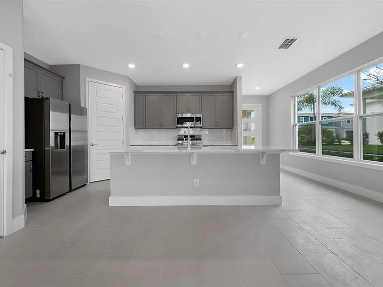 7845 Spectrum Dr — Photo 8