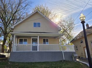 324 Rosewood Ave, Aurora, IL 60505