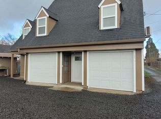 1325 1/2 Calapooia St SW, Albany, OR 97321