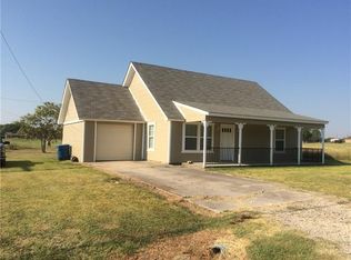 218 Caddo St, Nevada, TX 75173