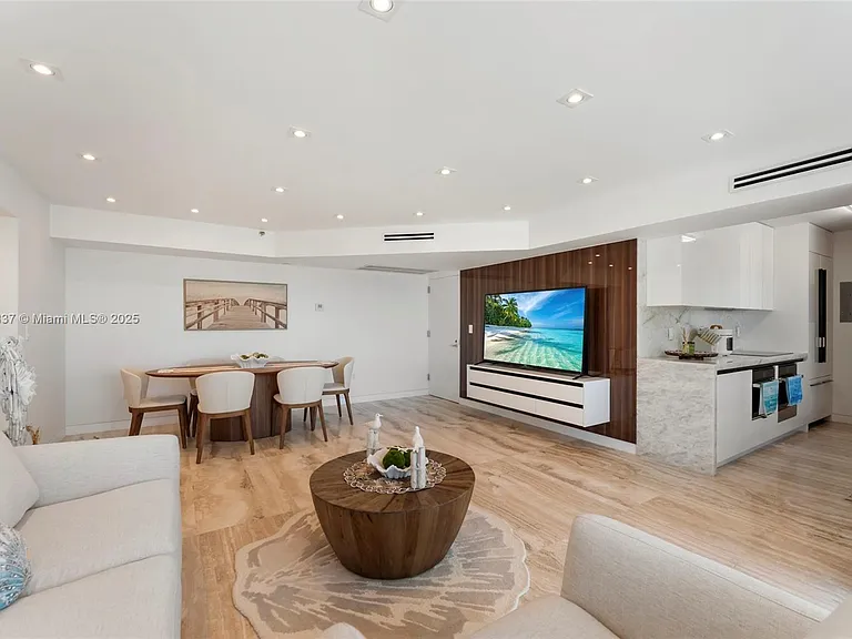 5900 Collins Ave #604 — Photo 13