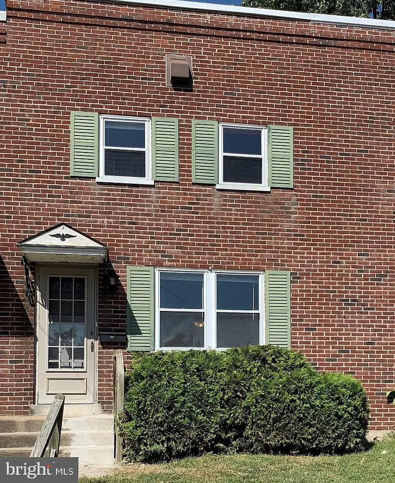 923 Lafayette St photo 1