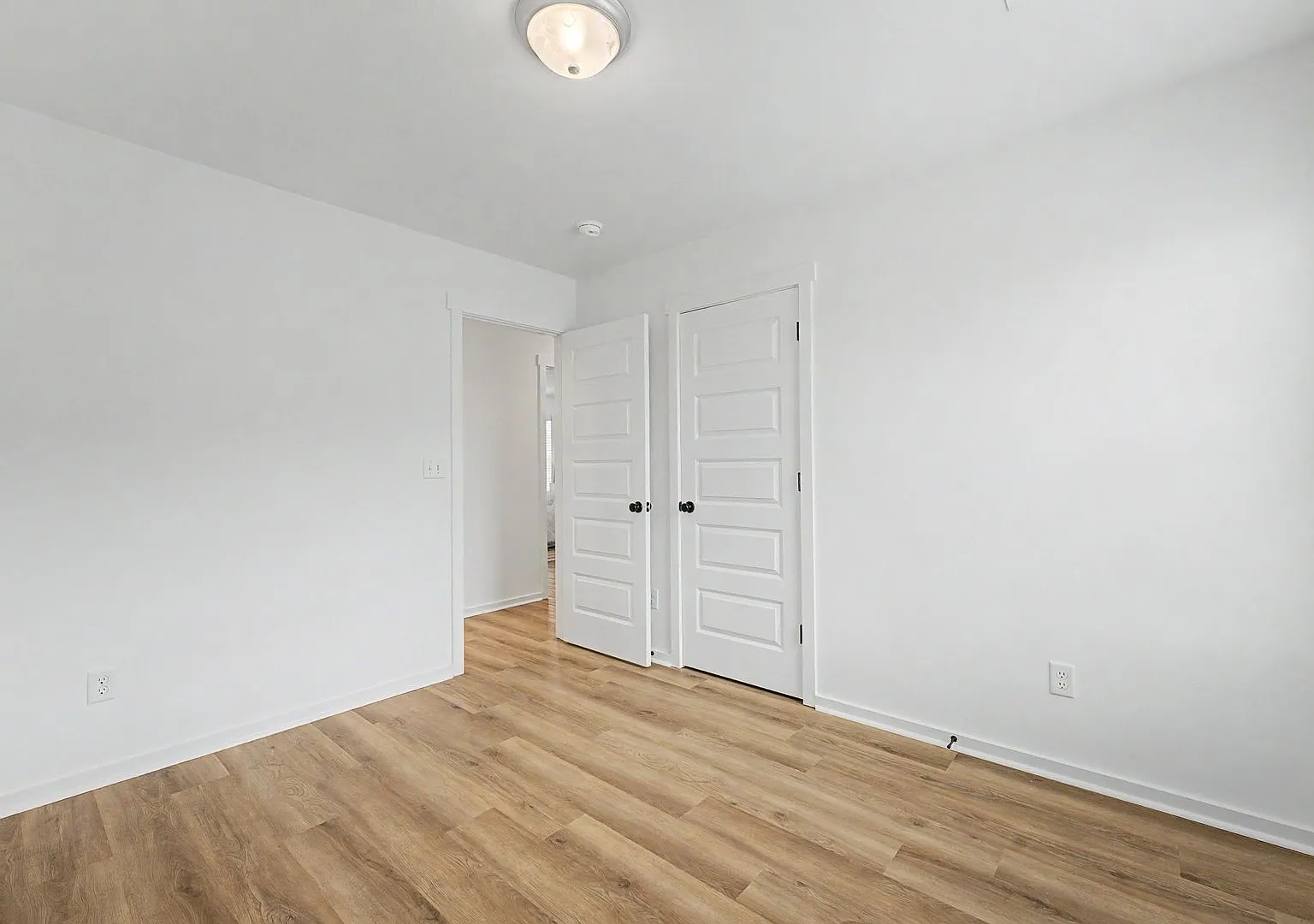 4 Bed, 2 Bath Home !! — Photo 2