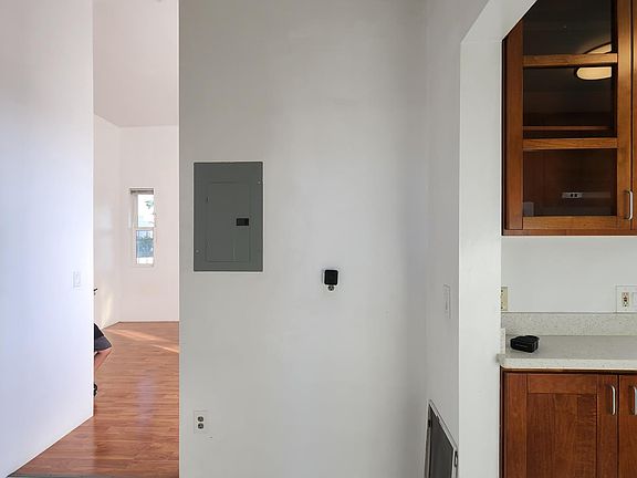 2nd image of 440 E 10th St #3