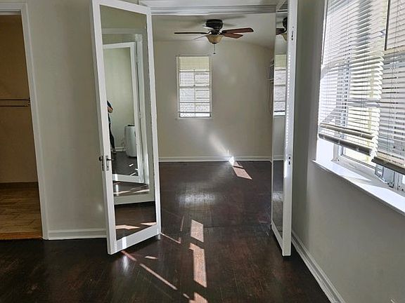 5th image of 135 7th Ave NE #2