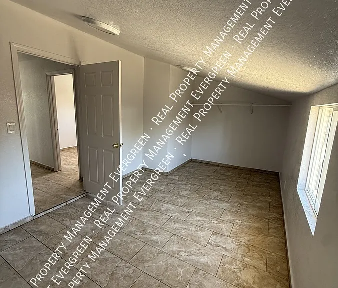 168 N F St — Photo 2