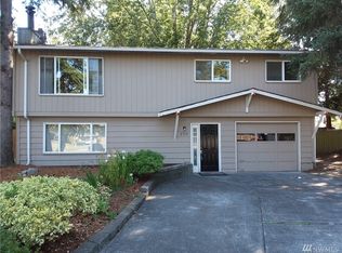250 Peace Arch Ct, Blaine, WA 98230