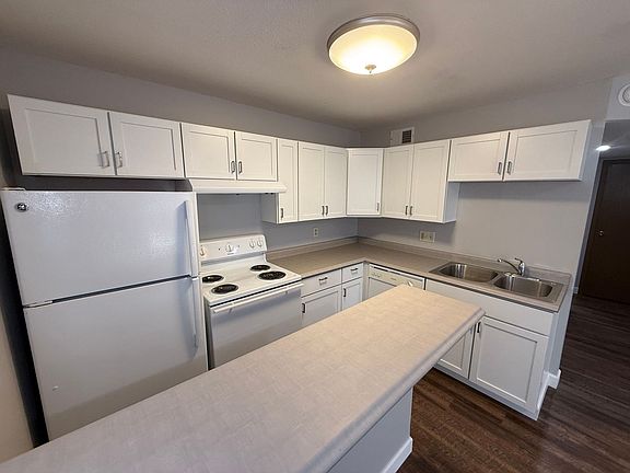 4th image of 1331 S 33rd St APT 1