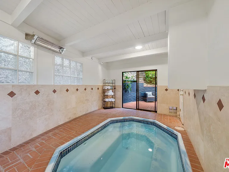 9305 Beverly Crest Dr — Photo 34