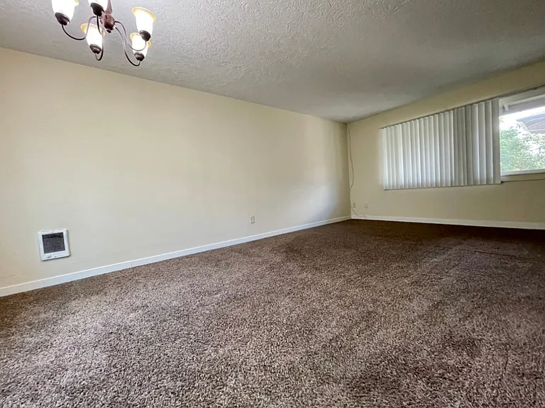 9039 SE Stark St — Photo 4