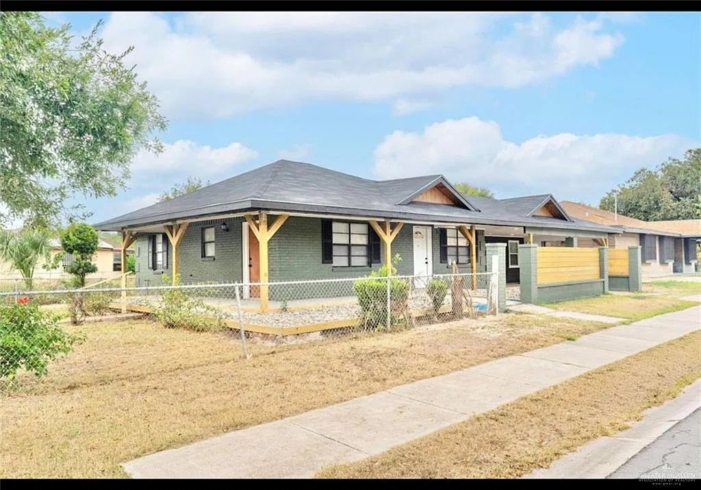 3 bed, 2.0 bath, 1750 sqft, $4,500 — Photo 2