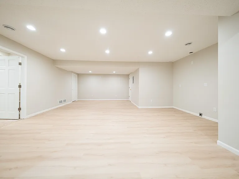 15640 17th Pl N — Photo 32