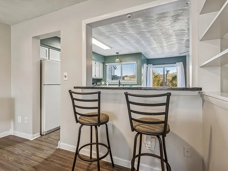 762 Quesnel Dr — Photo 10