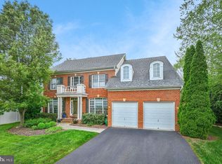 712 Pearson Point Pl, Annapolis, MD 21401
