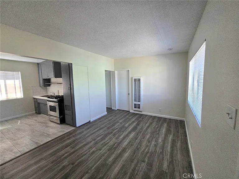 1140 W 120th St #8 — Photo 2