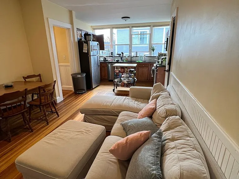 340 Beacon St #2B — Photo 1