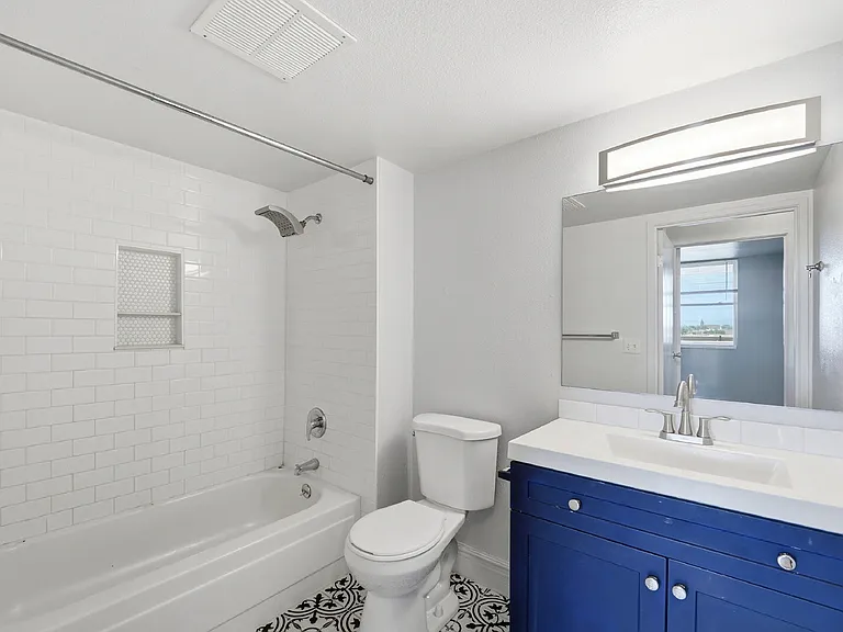 601 W 11th Ave #714 — Photo 12